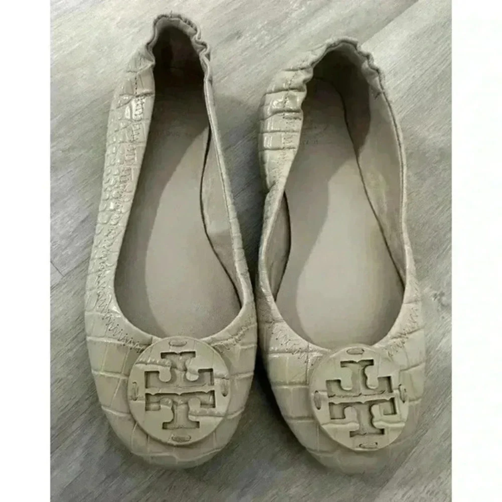 Tory Burch Women Jamaica Sand Croc Leather Logo Ballet Flats‎ Size 5